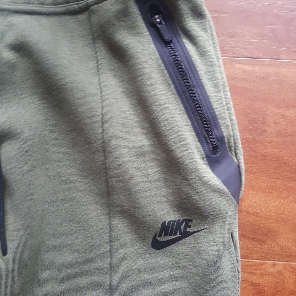 Nike women's joggers - Picture 3 of 9